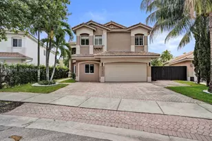 10762 NW 71st St, Doral, FL 33178 - Photo 2
