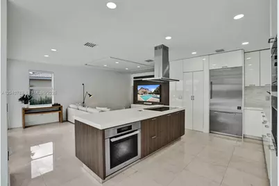 10762 NW 71st St, Doral, FL 33178 - Photo 18