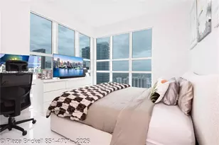 950 Brickell Bay Dr, Miami, FL 33131 - Photo 22