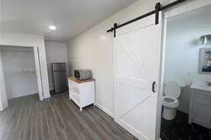 1015 SW 4th Ave, Fort Lauderdale, FL 33315 - Photo 2