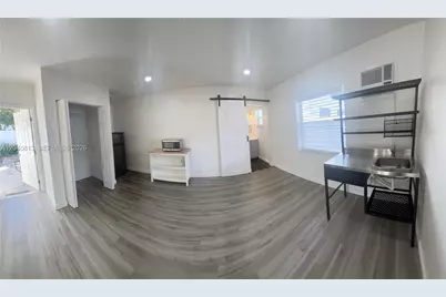 1015 SW 4th Ave #B, Fort Lauderdale, FL 33315 - Photo 4