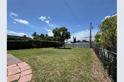 459 SE 3rd St, Hialeah, FL 33010 - Photo 16