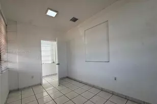 459 SE 3rd St, Hialeah, FL 33010 - Photo 6