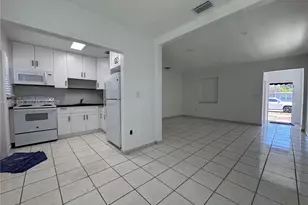 459 SE 3rd St, Hialeah, FL 33010 - Photo 8