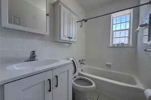459 SE 3rd St, Hialeah, FL 33010 - Photo 14