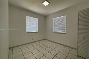 459 SE 3rd St, Hialeah, FL 33010 - Photo 12