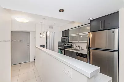 201 178th Dr #215, Sunny Isles Beach, FL 33160 - Photo 2