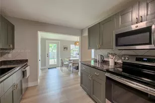 1813 SW 10th St, Fort Lauderdale, FL 33312 - Photo 16