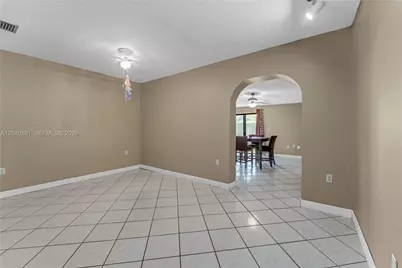 6860 SW 18th St, Miami, FL 33155 - Photo 6