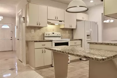 6810 NW 70th St, Tamarac, FL 33321 - Photo 6