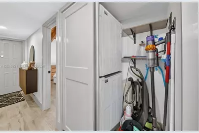 8046 SW 21st Ct, Davie, FL 33324 - Photo 16