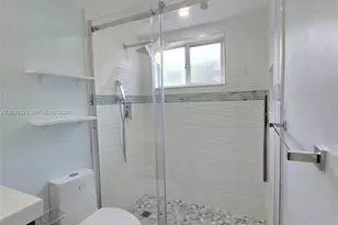 17324 NW 74th Ave, Hialeah, FL 33015 - Photo 18