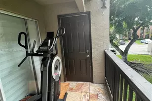 11376 SW 2nd Ct, Pembroke Pines, FL 33025 - Photo 4