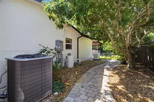 11700 NW 14th St, Pembroke Pines, FL 33026 - Photo 32