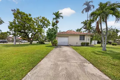 11405 SW 32nd St, Miami, FL 33165 - Photo 2