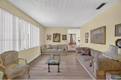 11405 SW 32nd St, Miami, FL 33165 - Photo 10