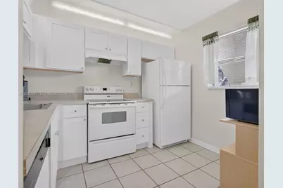 15718 E Waterside Cir #105, Sunrise, FL 33326 - Photo 10