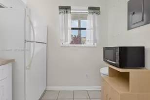 15718 E Waterside Cir, Sunrise, FL 33326 - Photo 12