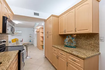 10185 Collins Ave #521, Bal Harbour, FL 33154 - Photo 12