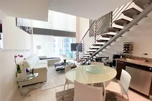 41 SE 5th St, Miami, FL 33131 - Photo 2