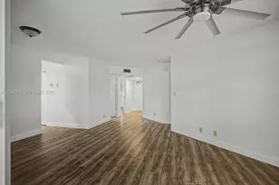 15575 Miami Lakeway N, Miami Lakes, FL 33014 - Photo 4