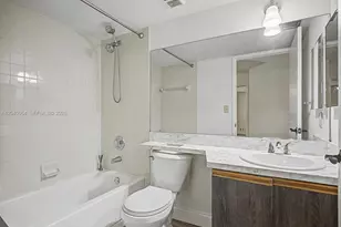 15575 Miami Lakeway N, Miami Lakes, FL 33014 - Photo 18
