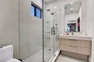 645 NE 53rd St, Miami, FL 33137 - Photo 34
