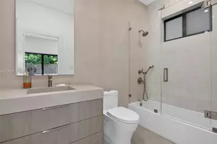 645 NE 53rd St, Miami, FL 33137 - Photo 38