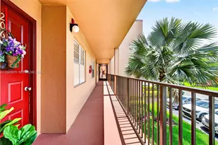 300 SW 130th Terrace, Pembroke Pines, FL 33027 - Photo 2