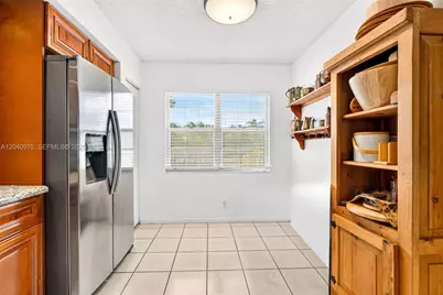 300 SW 130th Ter #206B, Pembroke Pines, FL 33027 - Photo 8