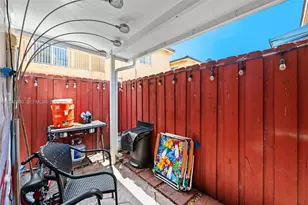 7817 W 36th Ave, Hialeah, FL 33018 - Photo 18