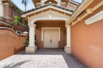 2767 Kinsington Cir #8-4, Weston, FL 33332 - Photo 2