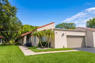 324 Patio Village Terrace, Weston, FL 33326 - Photo 2