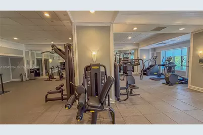9801 Collins Ave #3U, Bal Harbour, FL 33154 - Photo 32