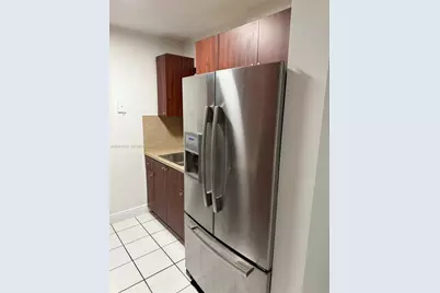 600 NW 32nd Pl #303, Miami, FL 33125 - Photo 2