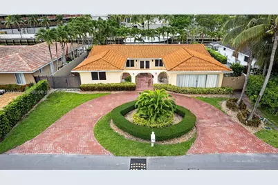 3220 NE 164th St, North Miami Beach, FL 33160 - Photo 4