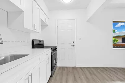 13210 Memorial Hwy #204, North Miami, FL 33161 - Photo 8