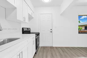 13210 Memorial Hwy, North Miami, FL 33161 - Photo 8