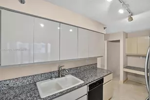 5757 Collins Ave, Miami Beach, FL 33140 - Photo 14