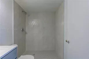2513 San Remo Cir, Homestead, FL 33035 - Photo 16