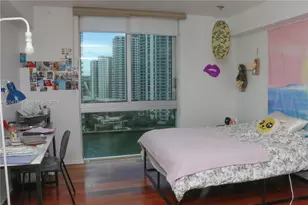 325 S Biscayne Blvd, Miami, FL 33131 - Photo 12