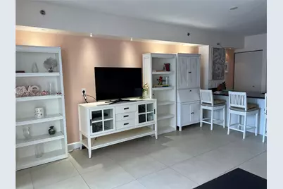 [Address not provided], Hallandale Beach, FL 33009 - Photo 4