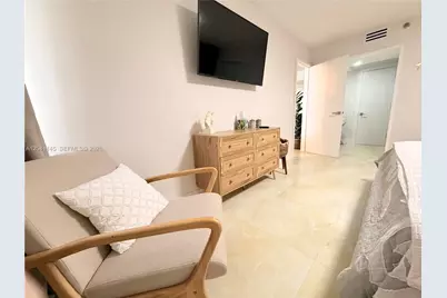 5225 Collins Ave #914, Miami Beach, FL 33140 - Photo 32