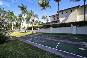 541 Blue Heron Dr, Hallandale Beach, FL 33009 - Photo 38