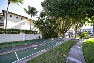 541 Blue Heron Dr, Hallandale Beach, FL 33009 - Photo 36