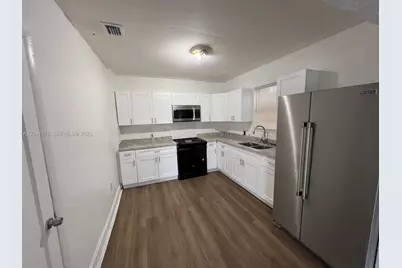 10 NW 71st St #Front, Miami, FL 33150 - Photo 6