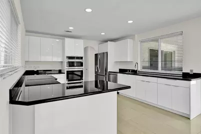 16453 NE 33rd Ave, North Miami Beach, FL 33160 - Photo 32