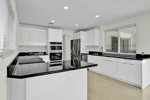 16453 NE 33rd Ave, North Miami Beach, FL 33160 - Photo 32