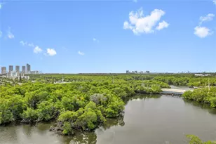 16385 Biscayne Blvd, North Miami Beach, FL 33160 - Photo 1