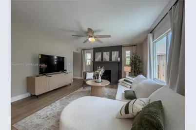 1813 SW 10th St #1813, Fort Lauderdale, FL 33312 - Photo 2